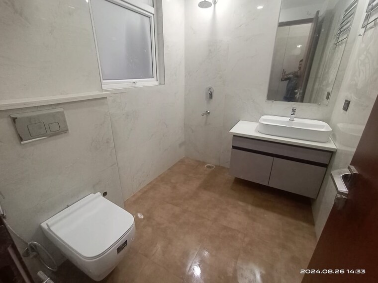 Bathroom, vasant kunj 3 Bedroom 1800 Sq.Ft. Builder Floor In Vasant Kunj Delhi 9349379