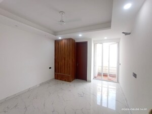 Room in 3 BHK Builder Floor at Vasant Kunj – for Rent