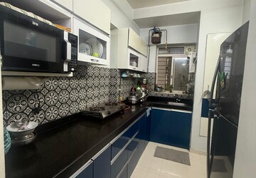 Kitchen in 1.5 BHK Apartment at Lodha Amara, Kolshet Road – for Sale