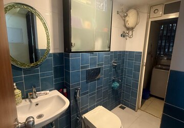 Attached Bathroom in 1.5 BHK Apartment at Lodha Amara, Kolshet Road – for Sale