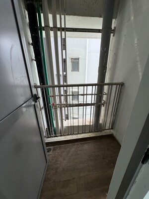 Staircase in 3 BHK Apartment at Kalpataru Immensa, Kolshet Road – for Sale