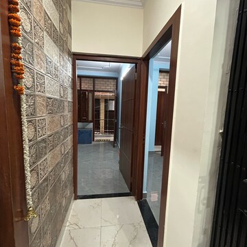 Building Lobby in 1.5 BHK Builder Floor at Kotla Mubarakpur – for Rent