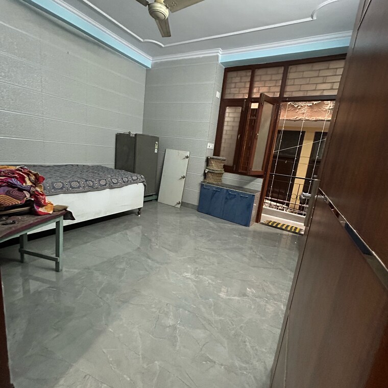  Parking, kotla mubarakpur 1.5 Bedroom 500 Sq.Ft. Builder Floor In Kotla Mubarakpur Delhi 9349392