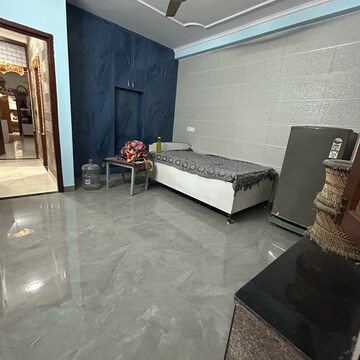 Living Room in 1.5 BHK Builder Floor at Kotla Mubarakpur – for Rent