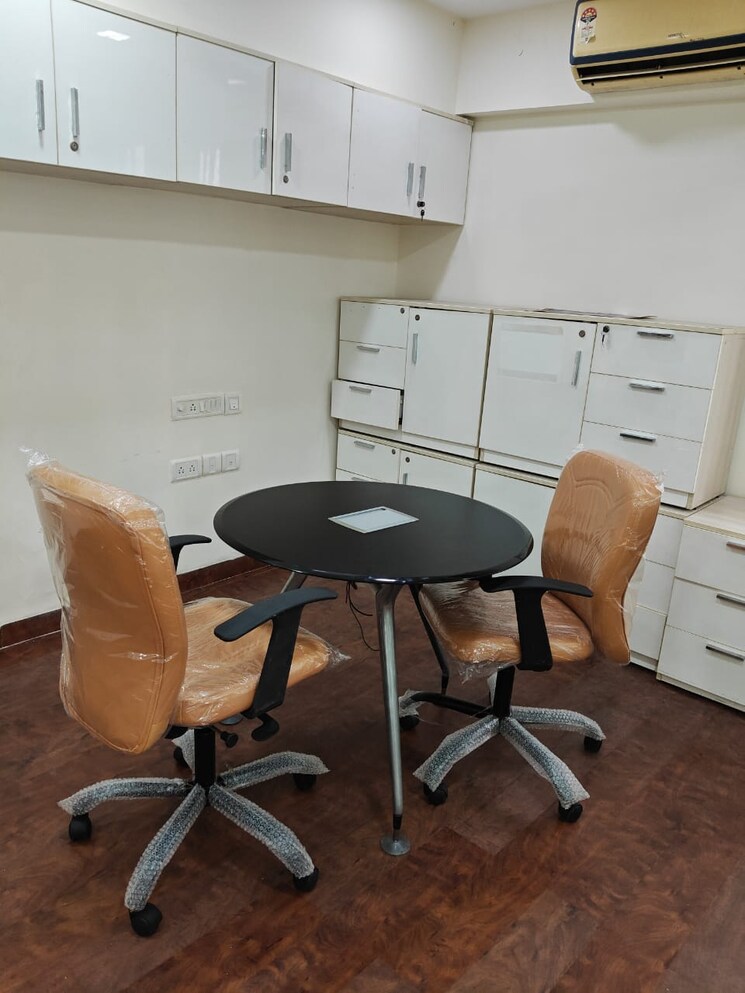 Team Area, hiranandani-gardens Commercial Office Space 715 Sq.Ft. In Powai Mumbai 9349398