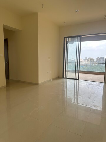 Room in 3 BHK Apartment at The Prestige City, Mulund West – for Rent