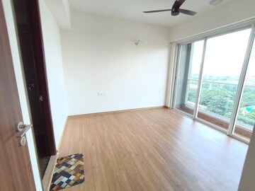 Room in 1 BHK Apartment at Raymond Ten X Habitat, Pokhran Road No Two – for Rent