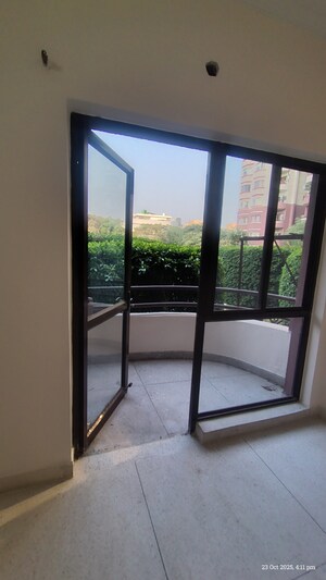 3 BHK Apartment For Rent in Unitech Palms, South City 1