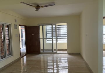 Room in 2 BHK Builder Floor at SV Towers Koramangala, Koramangala – for Rent