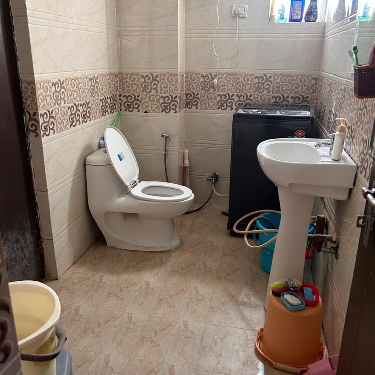 Attached Bathroom, gomti nagar 2 Bedroom 1700 Sq.Ft. Apartment In Gomti Nagar Lucknow 9349467