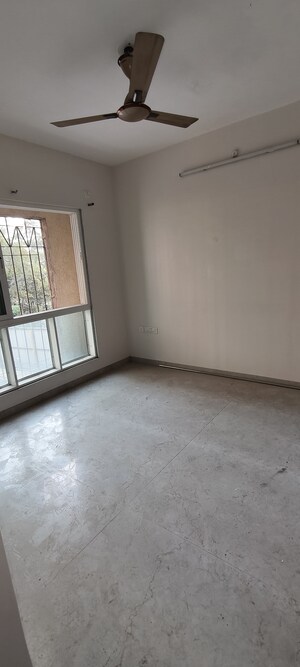 Room in 2 BHK Apartment at Dosti West County, Balkum Pada – for Rent