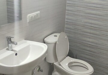 Bathroom in 3 BHK Apartment at Omaxe The Palace, Gomti Nagar – for Sale
