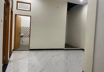 Room in 2 BHK Independent House at Gomti Nagar – for Rent