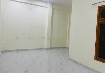 Room in 2 BHK Independent House at Gomti Nagar – for Rent