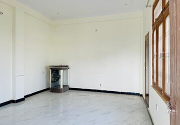 Room in 2 BHK Independent House at Gomti Nagar – for Rent