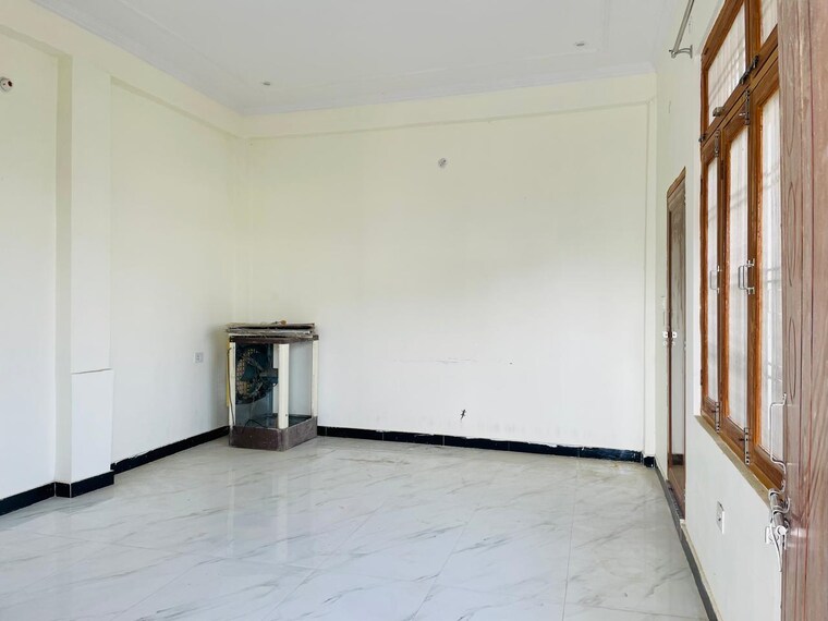 Room, gomti nagar 2 Bedroom 1200 Sq.Ft. Independent House In Gomti Nagar Lucknow 9349506