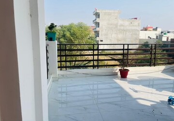 Balcony in 2 BHK Independent House at Gomti Nagar – for Rent