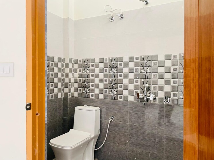 Bathroom, gomti nagar 2 Bedroom 1200 Sq.Ft. Independent House In Gomti Nagar Lucknow 9349506