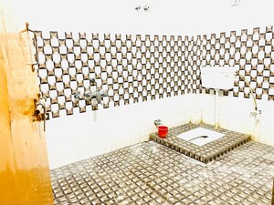 Bathroom in 2 BHK Independent House at Gomti Nagar – for Rent
