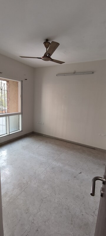 Room in 1.5 BHK Apartment at Dosti West County, Balkum Pada – for Rent