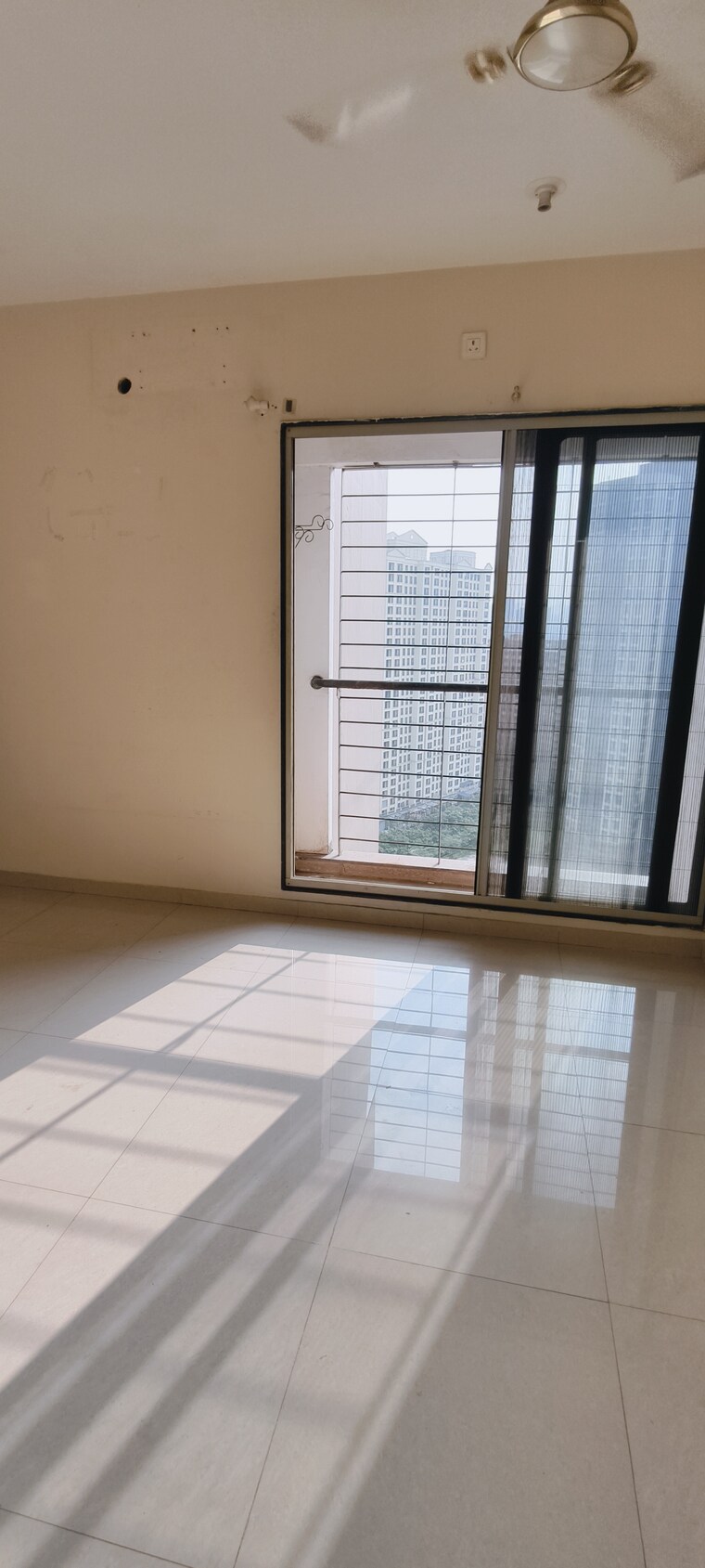 Room, dosti-west-county 1.5 Bedroom 650 Sq.Ft. Apartment In Balkum Pada Thane 9349538