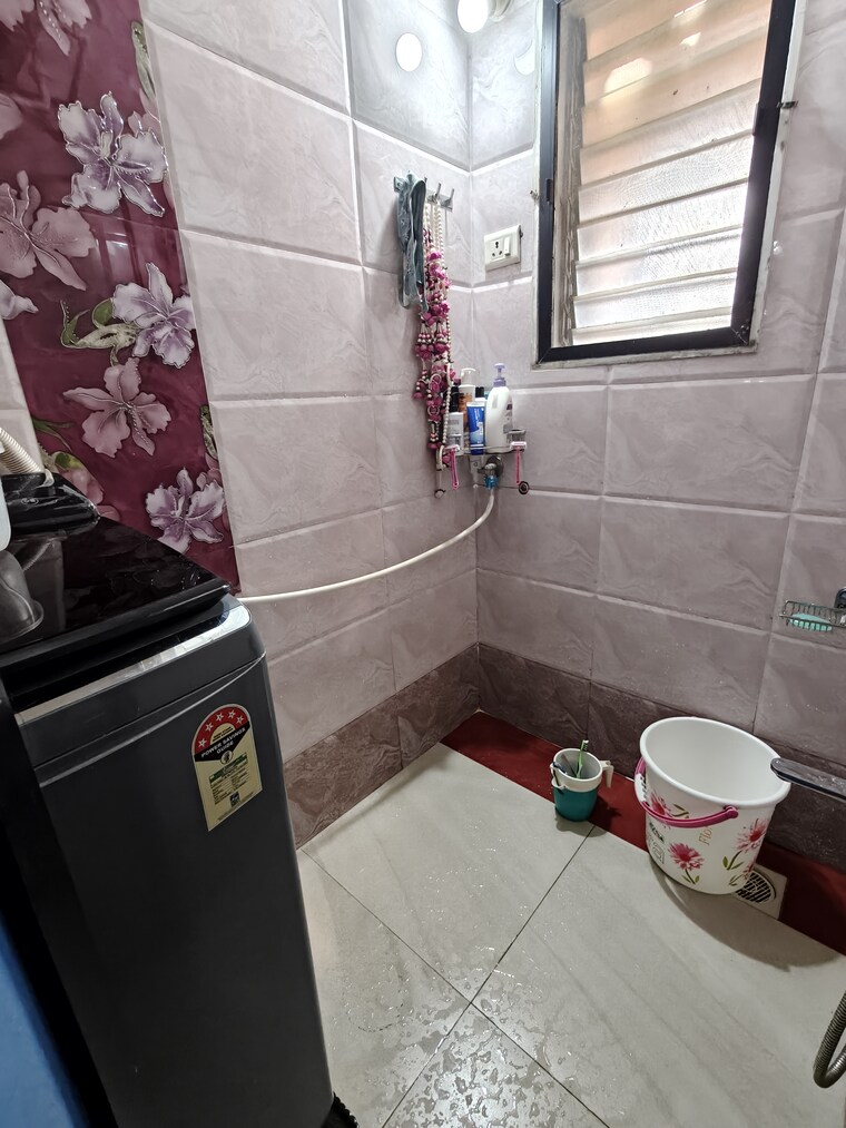 Bathroom, ravi-estate 1 Bedroom 625 Sq.Ft. Apartment In Pokhran Road No One Thane 9349537