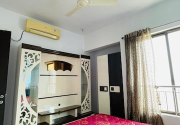Bedroom in 2 BHK Apartment at Lodha Paradise, Majiwada – for Rent