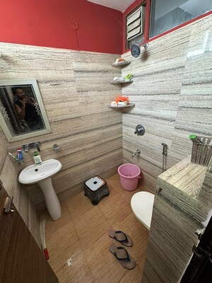 Attached Bathroom in 2 BHK Apartment at Mansarovar – for Rent