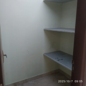 Room in 3 BHK Villa at Mansarovar Extension – for Rent