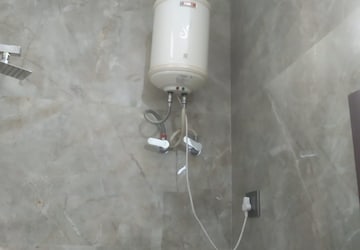 Bathroom in 3 BHK Villa at Mansarovar Extension – for Rent
