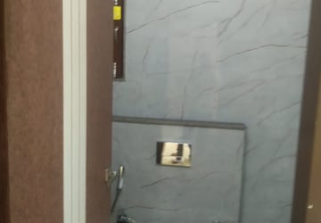 Bathroom in 3 BHK Villa at Mansarovar Extension – for Rent