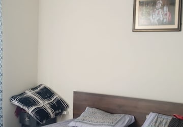 Living Room in 1 BHK Independent House at Gamma Shopping Mall, Gamma I Greater Noida – for Sale