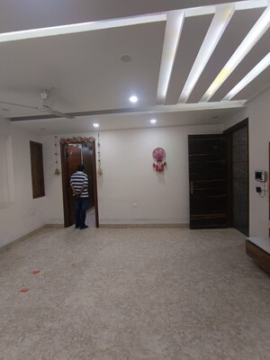 Master Bedroom in 2.5 BHK Apartment at Navbharat Apartments, Paschim Vihar – for Rent