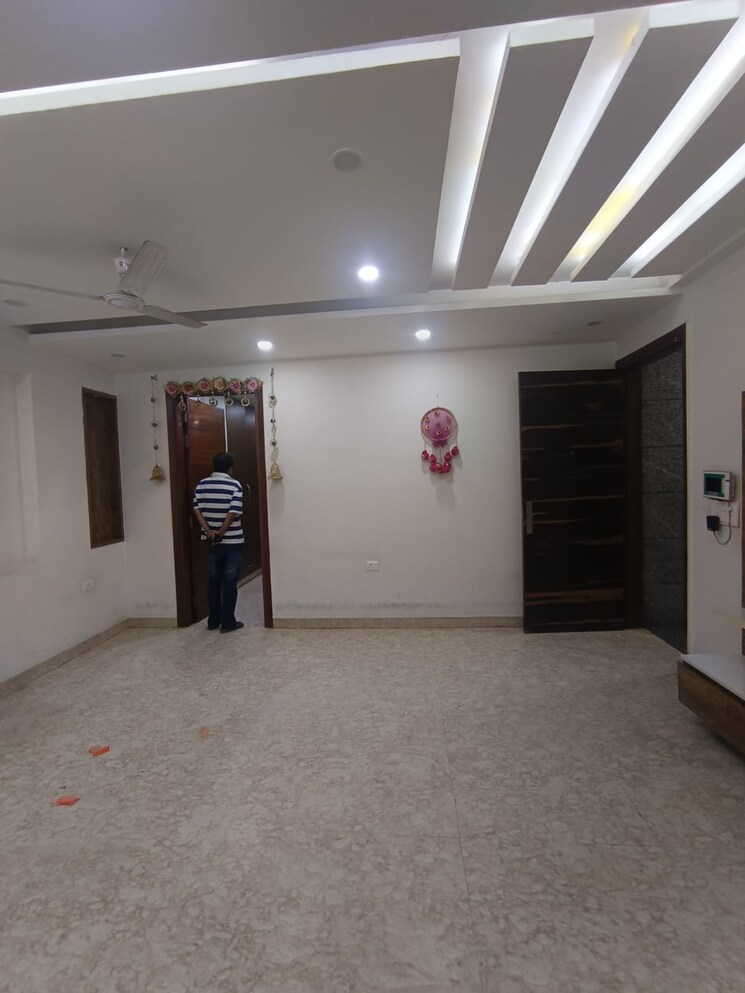 Master Bedroom, navbharat-apartments 2.5 Bedroom 1250 Sq.Ft. Apartment In Paschim Vihar Delhi 9349561