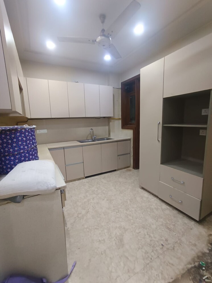 Kitchen, navbharat-apartments 2.5 Bedroom 1250 Sq.Ft. Apartment In Paschim Vihar Delhi 9349561