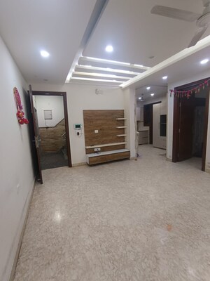 2.5 BHK Apartment For Rent in Navbharat Apartments, Paschim Vihar