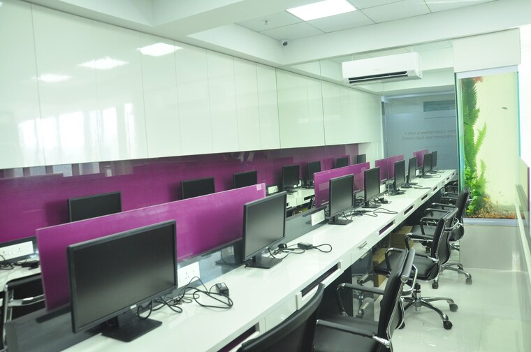 Team Area, cello-triumph Commercial Office Space 850 Sq.Ft. In Goregaon West Mumbai 9349573