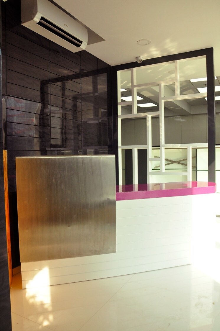 Room, cello-triumph Commercial Office Space 850 Sq.Ft. In Goregaon West Mumbai 9349573