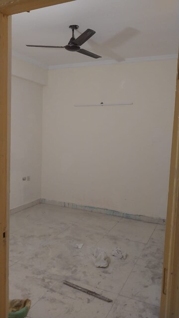 Room in 2 BHK Apartment at Value Meadows Vista, Raj Nagar Extension – for Sale