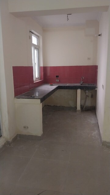 Room in 2 BHK Apartment at Value Meadows Vista, Raj Nagar Extension – for Sale