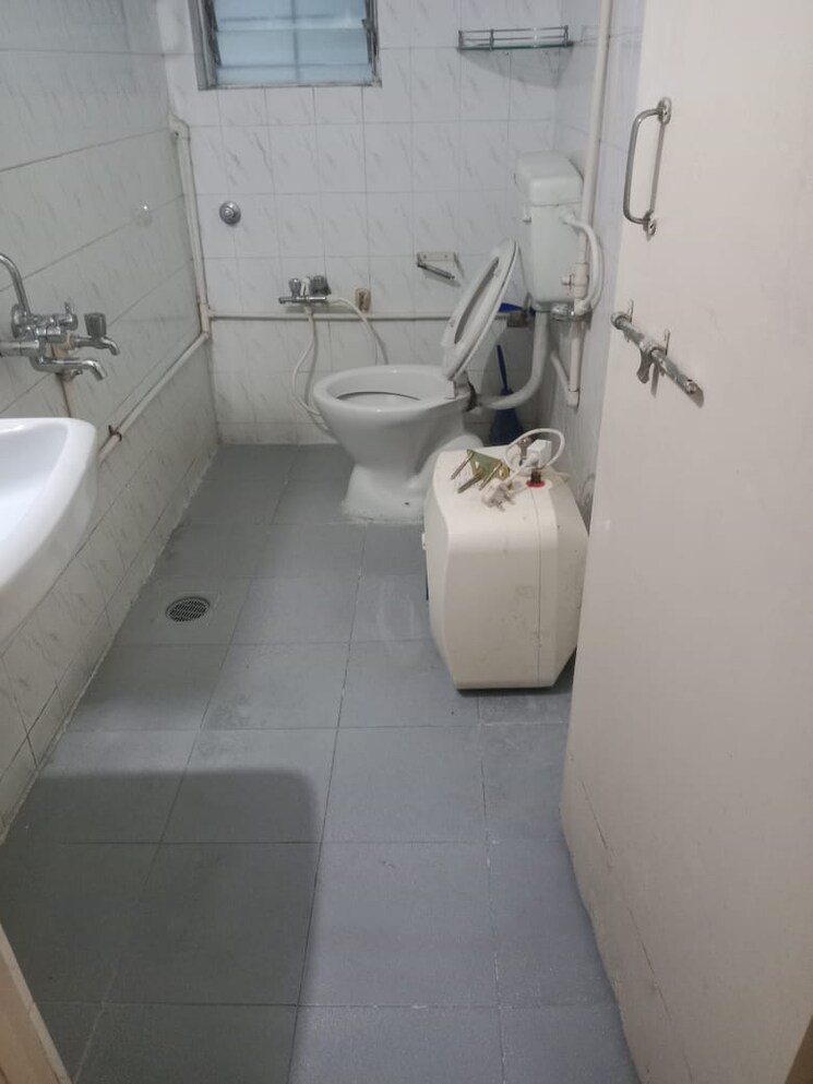 Bathroom, dnv-elite-gardens 2 Bedroom 1000 Sq.Ft. Apartment In Aundh Pune 9349579