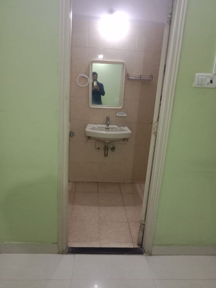 Bathroom, dnv-elite-gardens 2 Bedroom 1000 Sq.Ft. Apartment In Aundh Pune 9349579