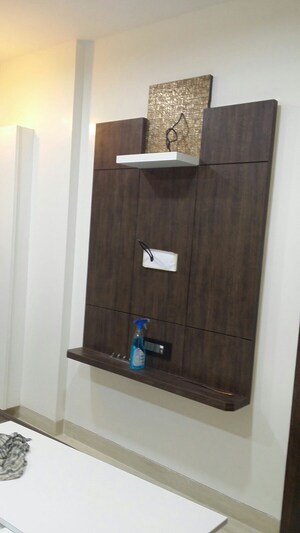 Furnished Amenities in 2 BHK Apartment at Kandivali East – for Rent