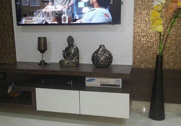 Furnished Amenities in 2 BHK Apartment at Kandivali East – for Rent
