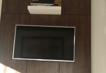 Furnished Amenities in 2 BHK Apartment at Kandivali East – for Rent