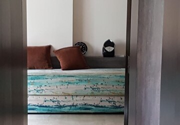 Bedroom in 2 BHK Apartment at Kandivali East – for Rent