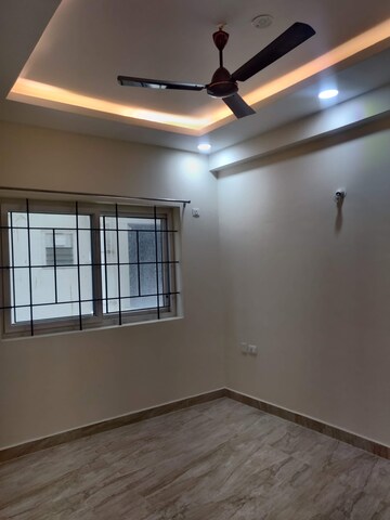 Room in 4 BHK Apartment at Shree Lakshmi Grand, Koramangala – for Rent