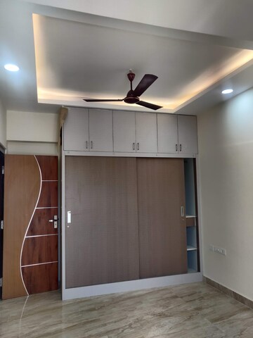Furnished Amenities in 4 BHK Apartment at Shree Lakshmi Grand, Koramangala – for Rent