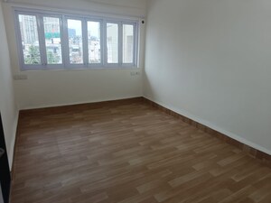 Room in 2 BHK Apartment at Sheffield Towers, Andheri West – for Rent