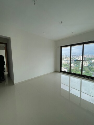 Room in 2 BHK Apartment at Naman Habitat, Andheri West – for Rent